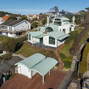 Magnific Next To The Sea Semesterbostad